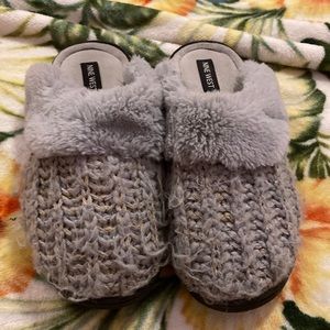 Cozy slippers with knitted faux fur top